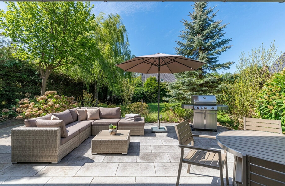 Terrasse virtuell möbliert