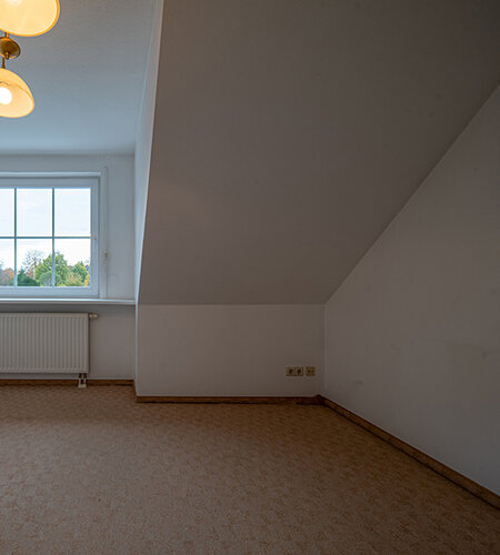200-8982_Kind_Gast_Büro