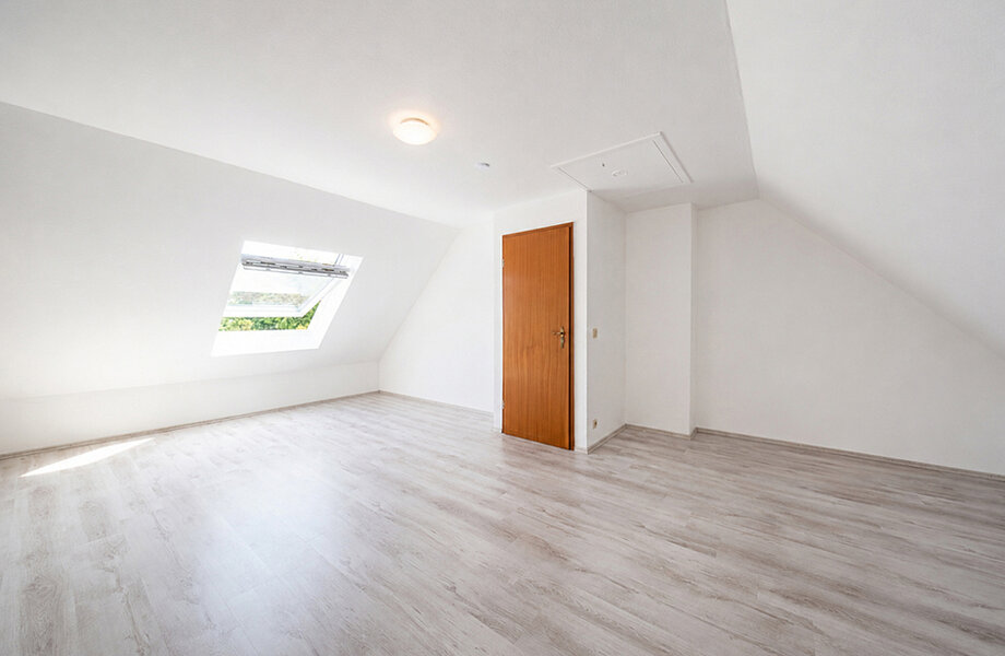 200-9131_Dachstudio_leer_gestaged