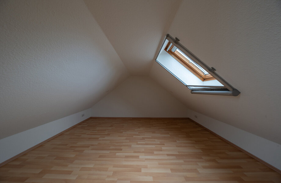 200-8332_Dachstudio
