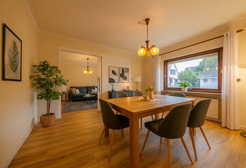 200-8680_Wohnzimmer-2_Var_Esszimmer_gestaged 200-8680_Wohnzimmer-2_Var_Esszimmer_gestaged