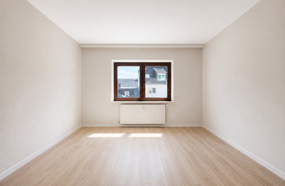 200-9237_Schlafzimmer_-2_leer_renoviert_gestaged