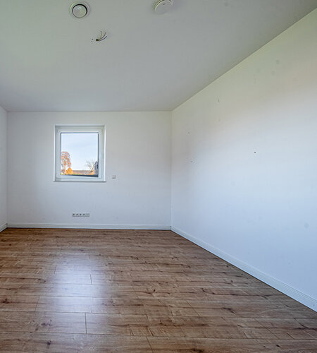 200-8624_Kind_Gast_Büro