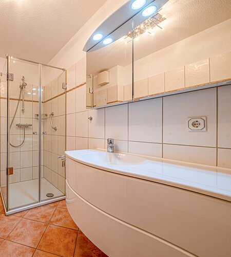 200-8493_Duschbad-2 200-8493_Duschbad-2